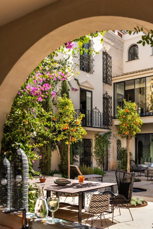 Pajaro Rebelde Bed & Breakfast Севиля Екстериор снимка