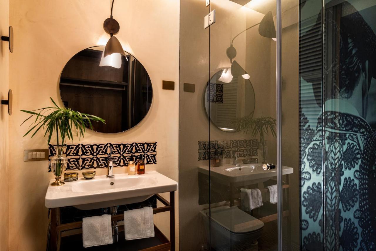 Pajaro Rebelde Bed & Breakfast Севиля Екстериор снимка