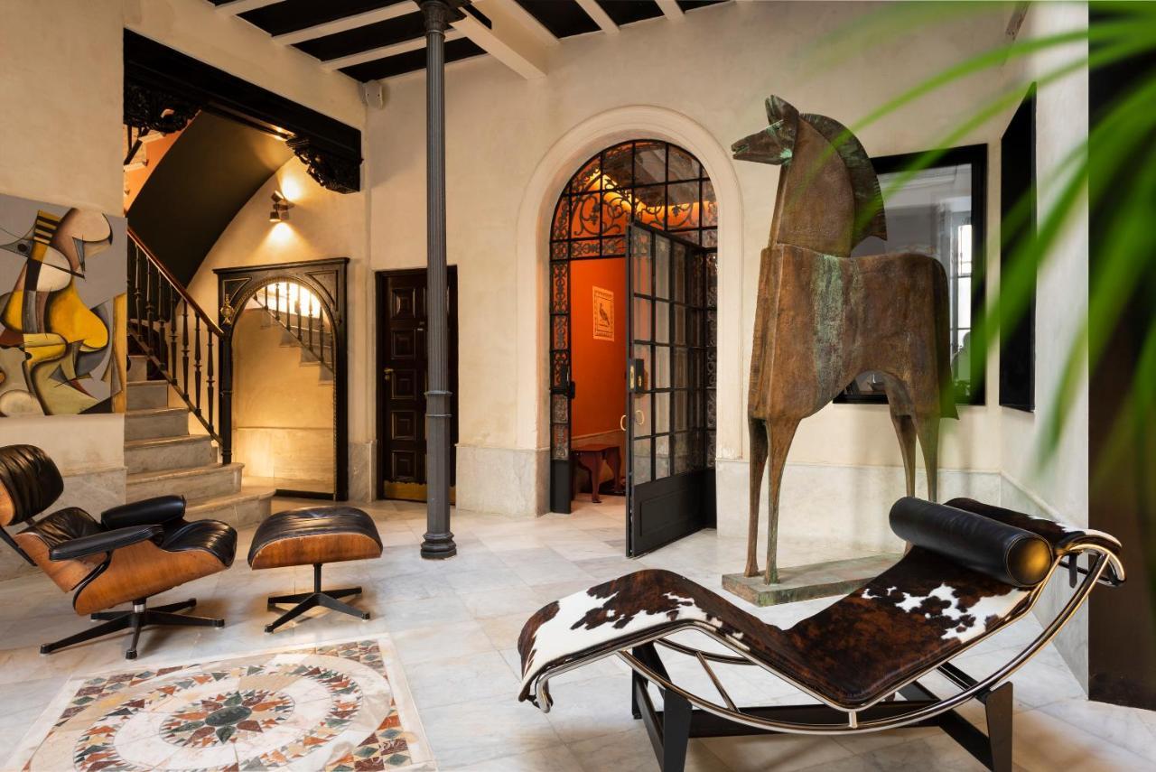 Pajaro Rebelde Bed & Breakfast Севиля Екстериор снимка