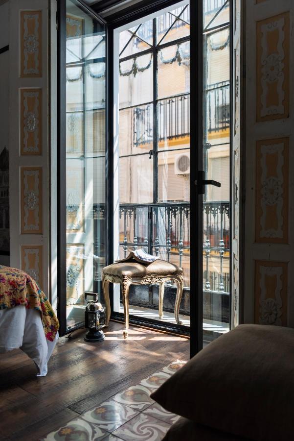 Pajaro Rebelde Bed & Breakfast Севиля Екстериор снимка