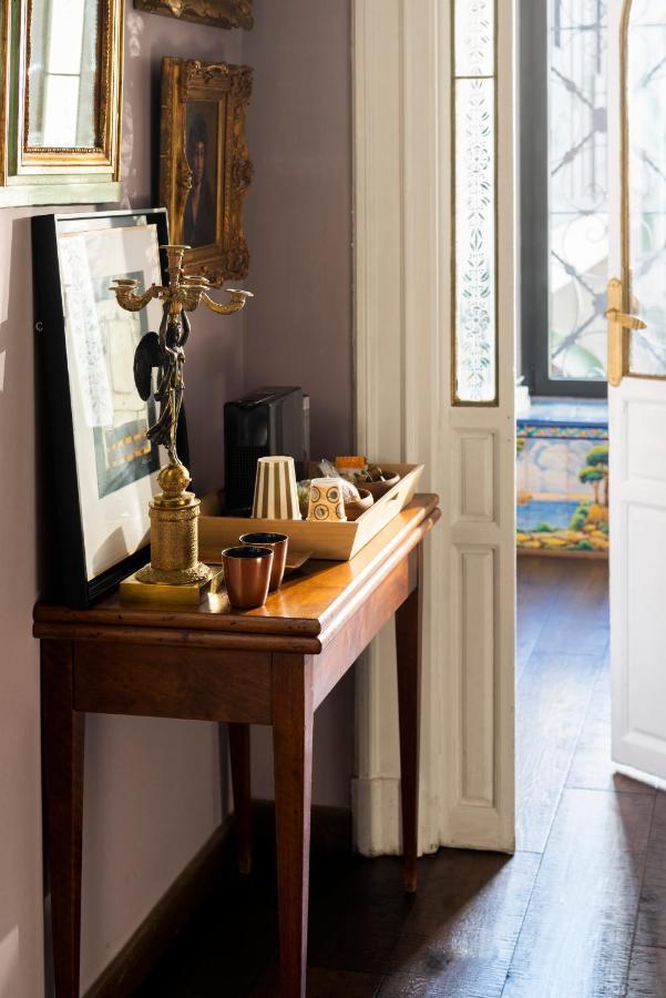 Pajaro Rebelde Bed & Breakfast Севиля Екстериор снимка