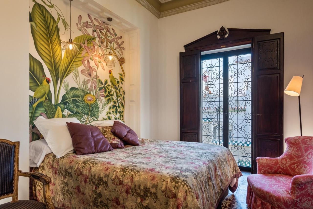Pajaro Rebelde Bed & Breakfast Севиля Стая снимка